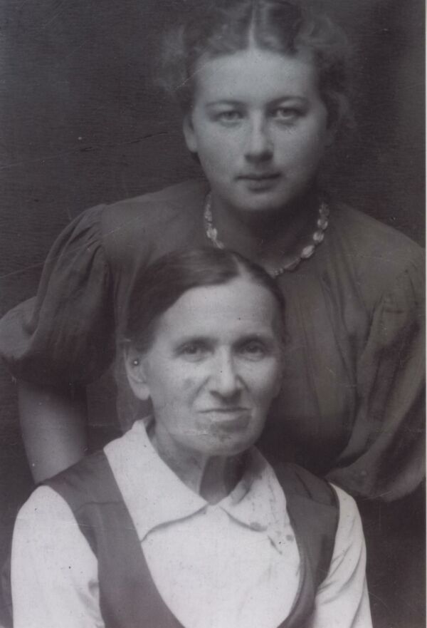 Foto von Koljas Mutter und seiner Schwester
