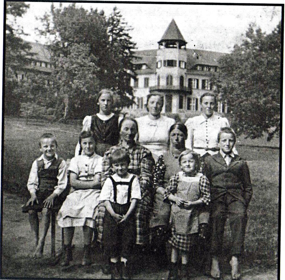 Foto von einem Teil von Andrejs Familie, um 1942