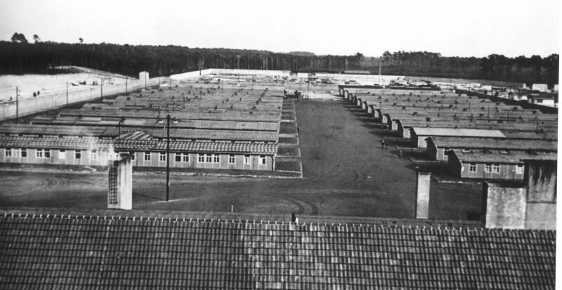 Foto von Baracken im Frauenkonzentrationslager Ravensbrück